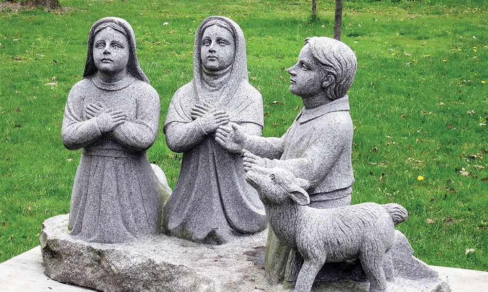 Statue of the Fatima children